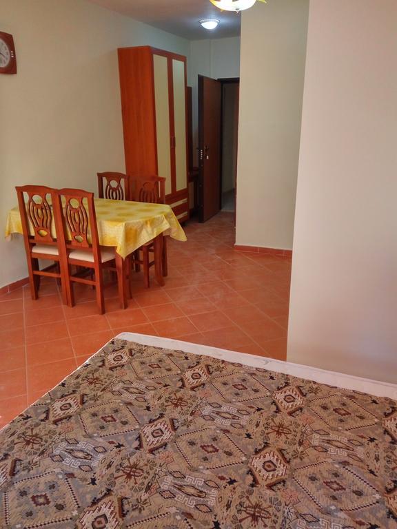 Aldom Apartments Durres Luaran gambar